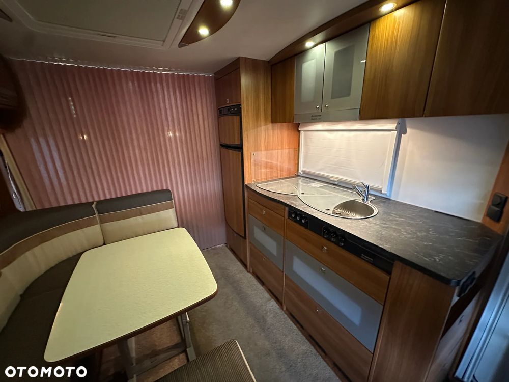 Dethleffs 550 NOMAD z przedsionkiem Isabella i łóżkami piętrowymi. - 22