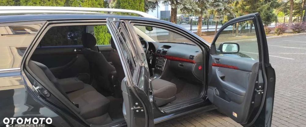 Toyota Avensis - 20