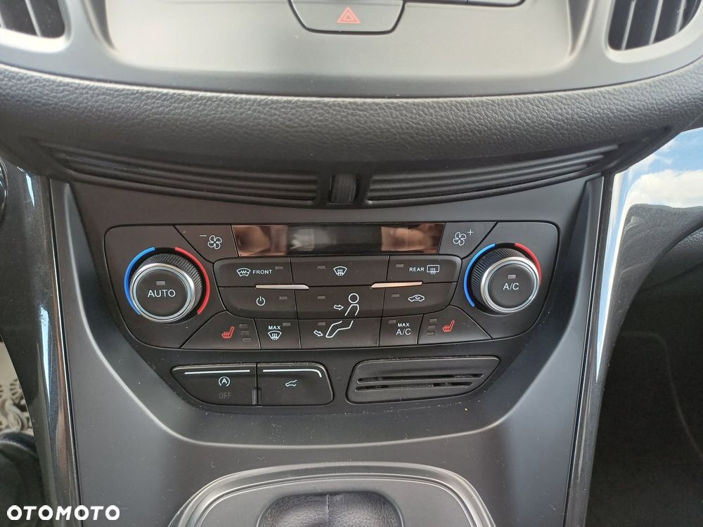 Ford Kuga 2.0 TDCi FWD Titanium - 14