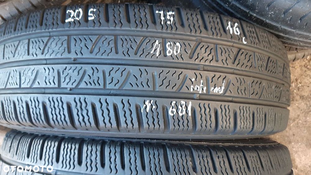 Pirelli 205/75/16c nr 681 - 2