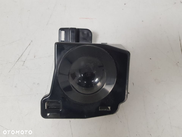 AUDI A4 B9 A5 8W6 OSŁONA ZAŚLEPKA RADARU CZUJNIKA PRĘDKOŚCI LEWA 8W0807819