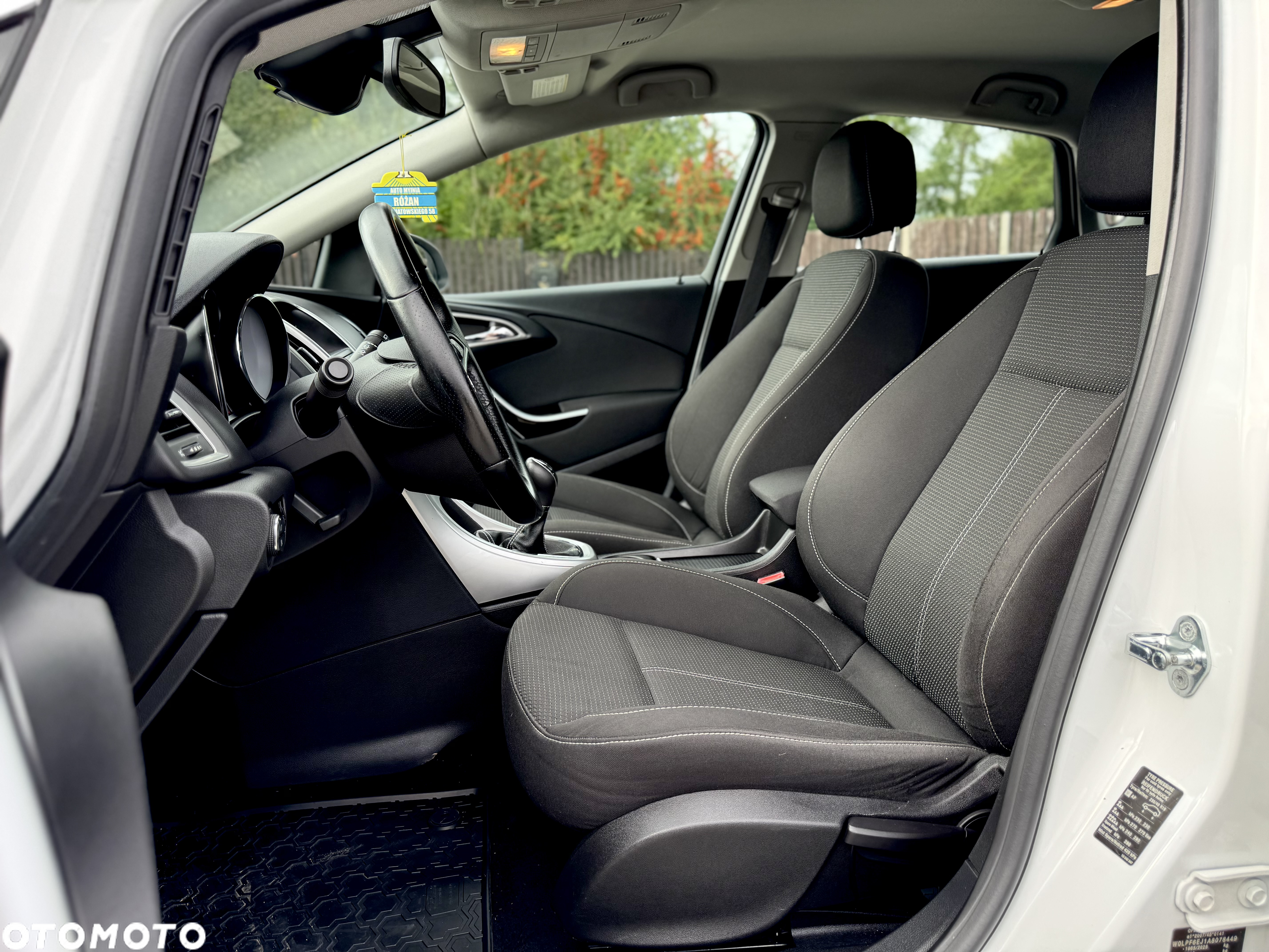 Opel Astra 1.6 Turbo Cosmo - 18