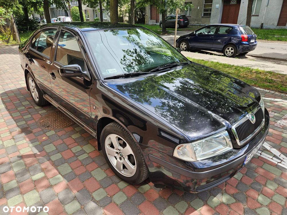 Skoda Octavia 1.6 Tour - 6