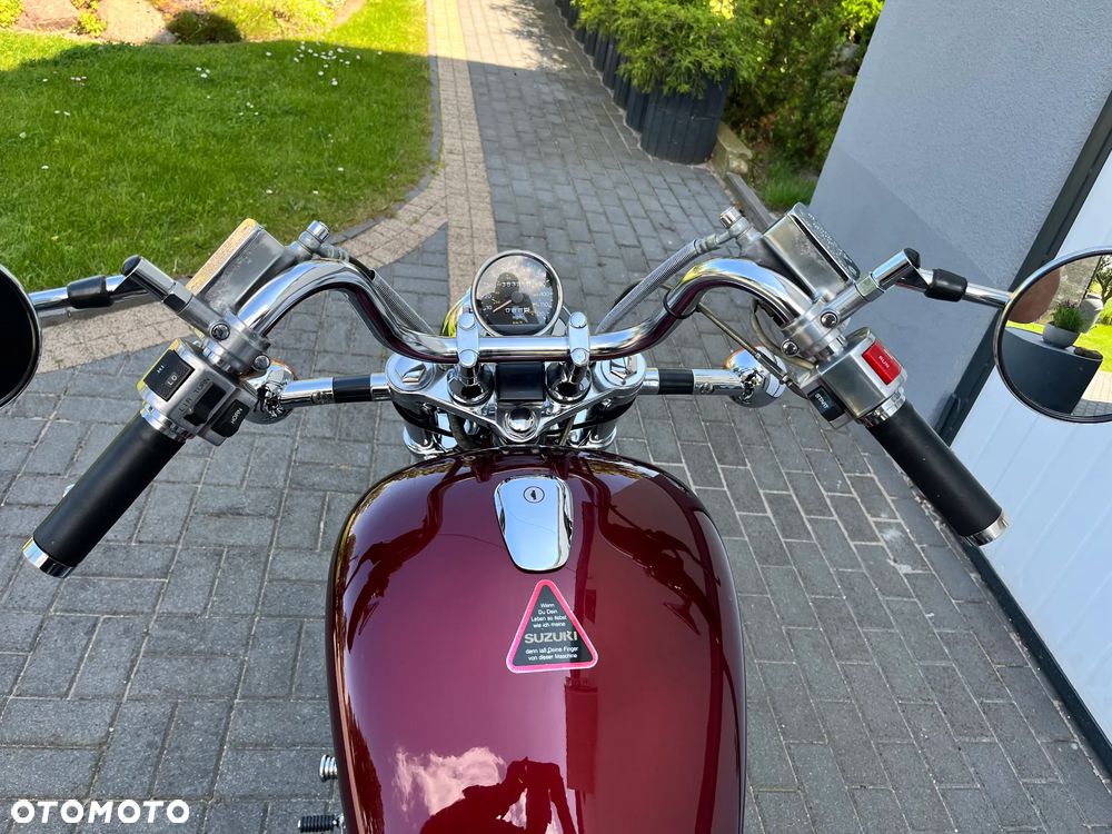 Suzuki Intruder - 16