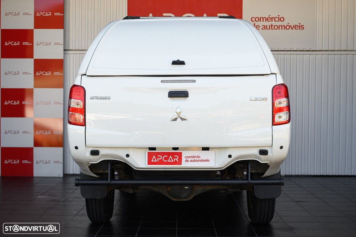 Mitsubishi L200 2.4 DI-D CD Invite Space Cab 3L 4WD - 4