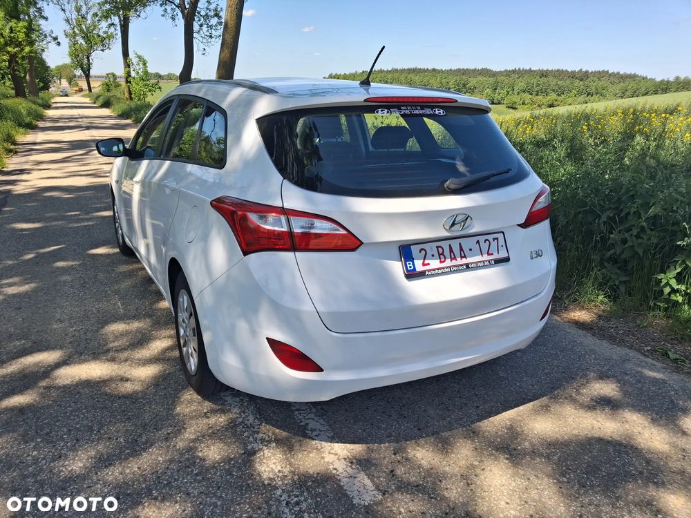 Hyundai i30 blue 1.6 CRDi Classic - 9