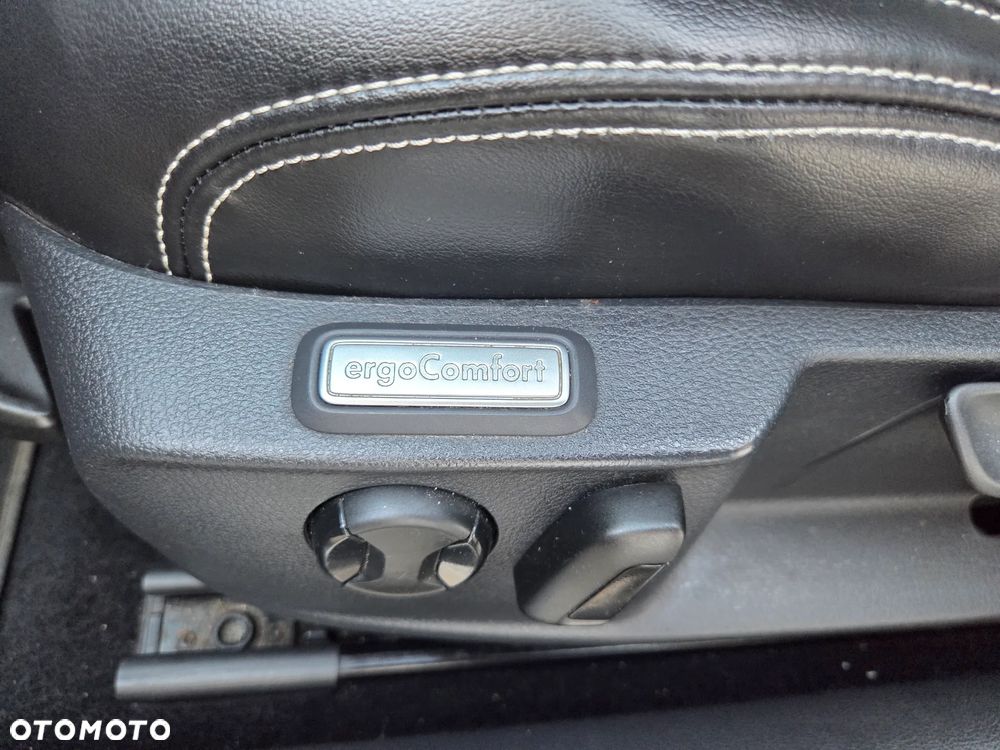 Volkswagen Passat 2.0 TSI Elegance DSG - 8