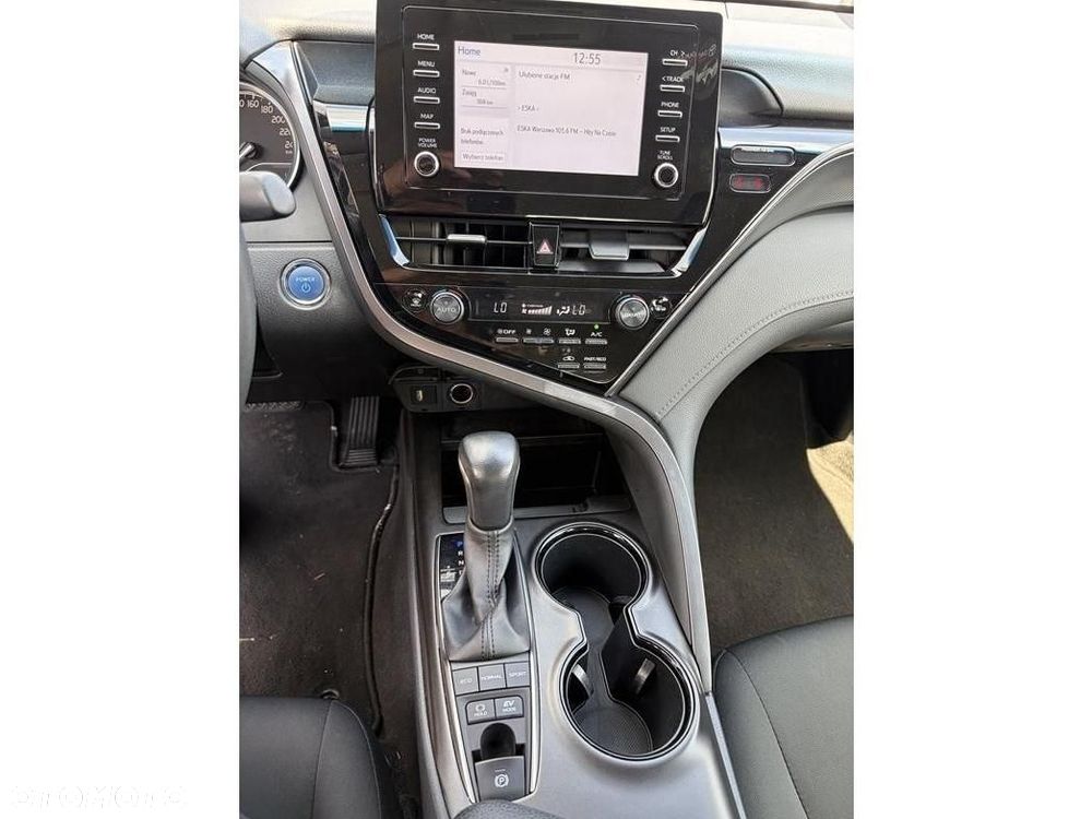 Toyota Camry - 16