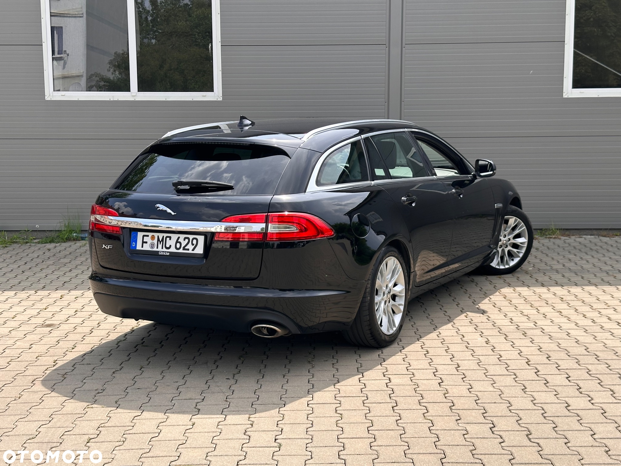 Jaguar XF 2.2 D Premium Luxury - 7