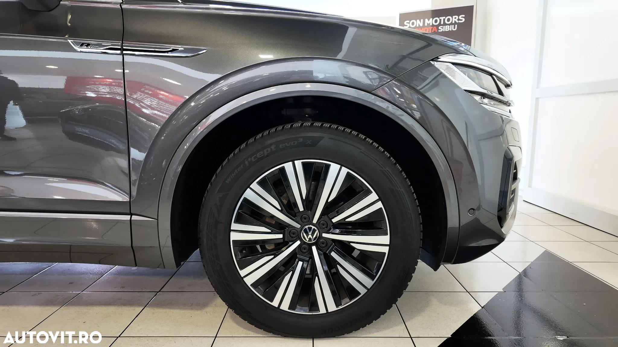Volkswagen Touareg 3.0 V6 TDI 4Motion DPF Automatik R-Line - 39