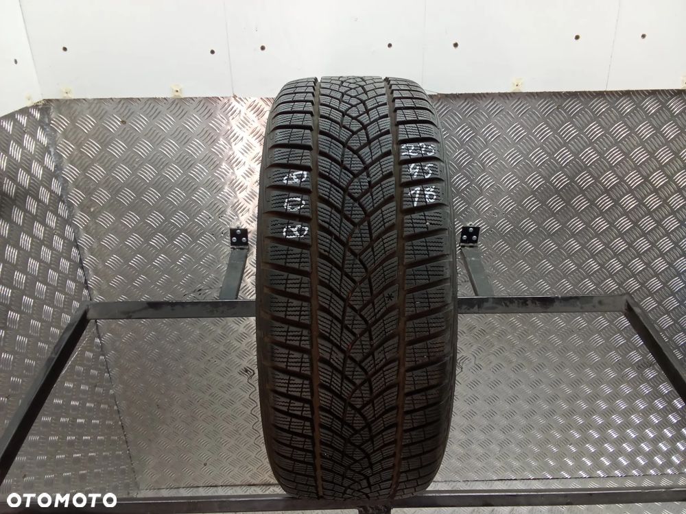 1x Goodyear UltraGrip Performance + Run Flat 225/45/18 95V nr.808 - 1