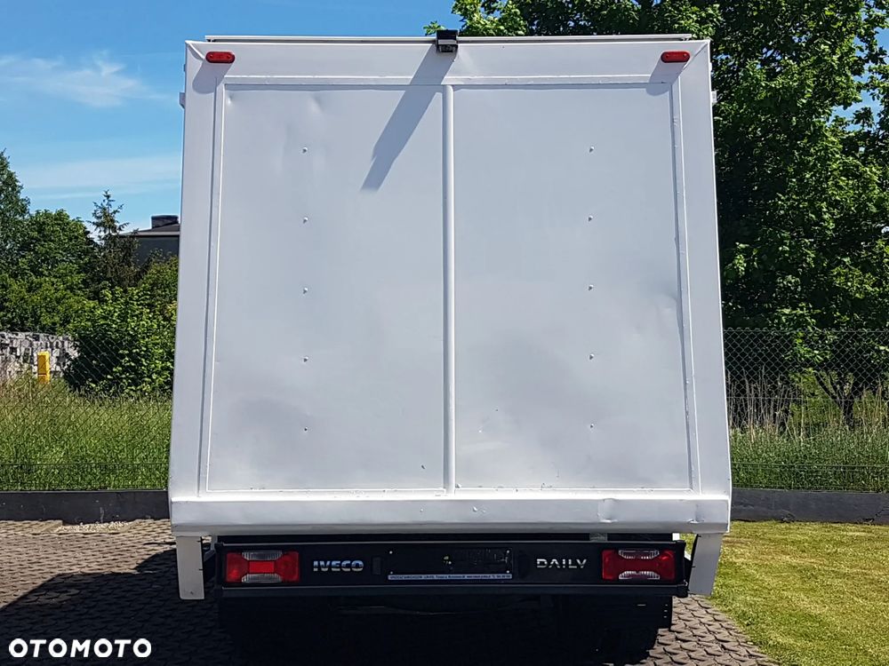 Iveco 70C18 KONTENER ROLETY BOK DO TRANSPORTU WODY 3,23x2,21x1,86 KLIMA DMC 7000KG RAMA PODWOZIE - 15