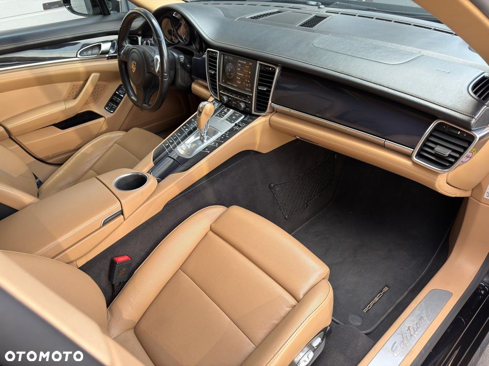 Porsche Panamera 4 - 20