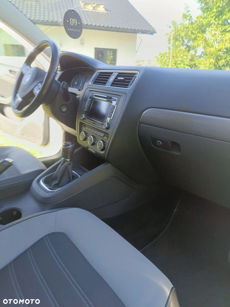 Volkswagen Jetta 1.4 TSI Highline - 11