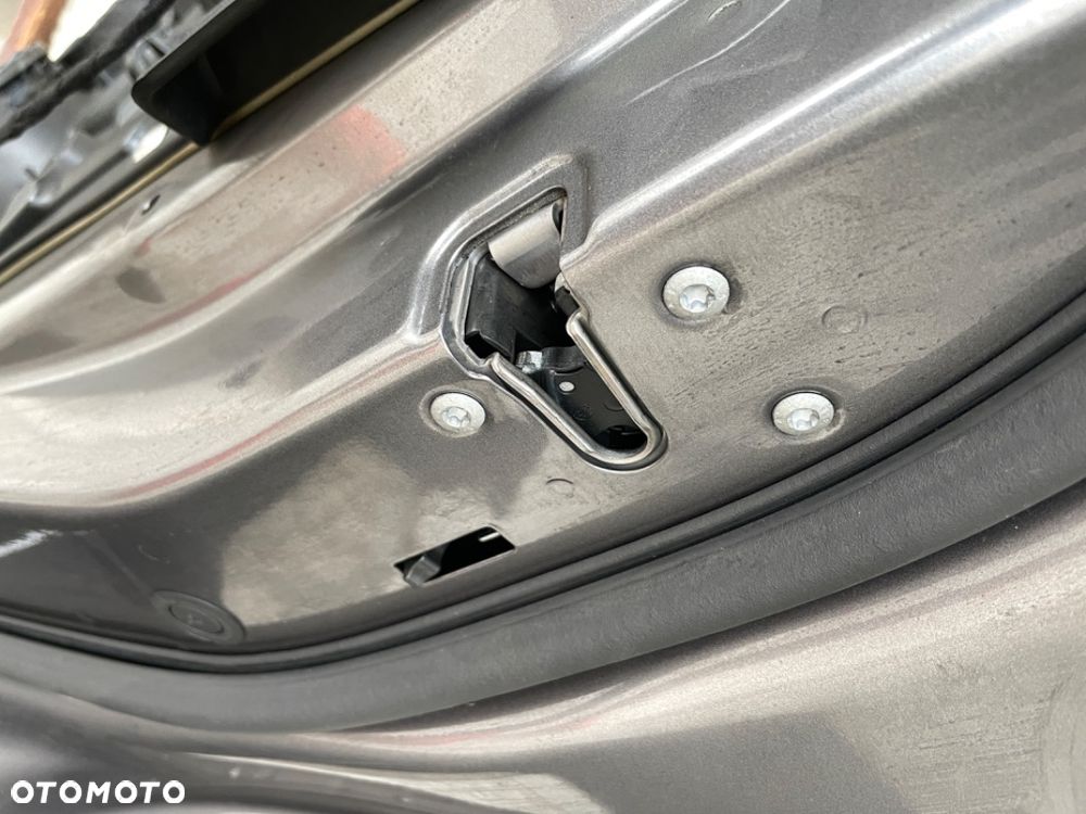 Mercedes CLA W117  drzwi lewe prawe tył zamek szyba listwa   LAKIER 787 - 14