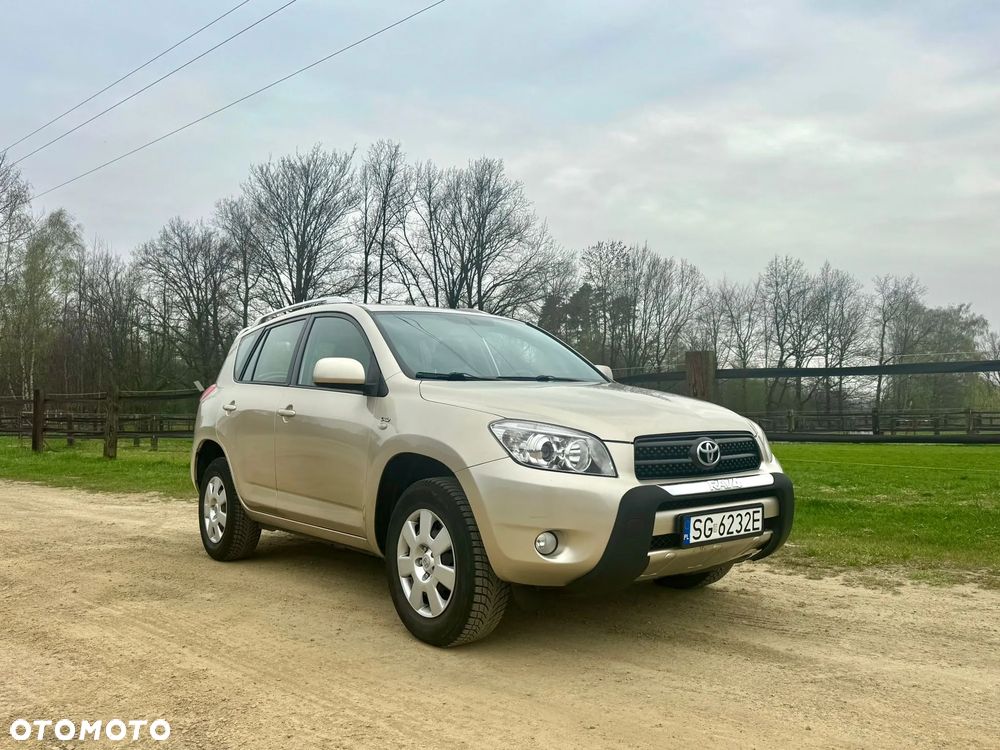 Toyota RAV4 2.2 D-4D Sol - 1