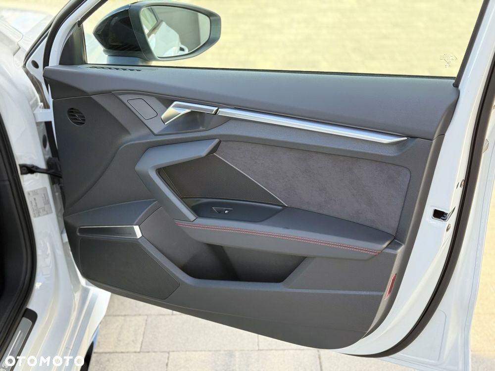 Audi RS3 Limousine TFSI Quattro S tronic - 21