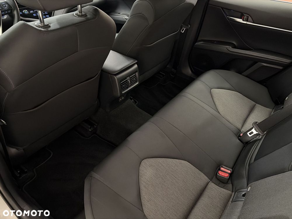 Toyota Camry 2.5 Hybrid Comfort CVT - 11