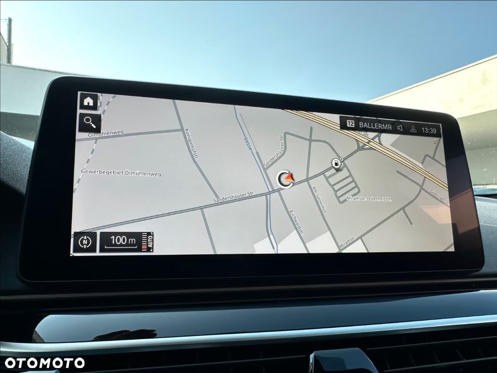 BMW Seria 5 540i xDrive - 25