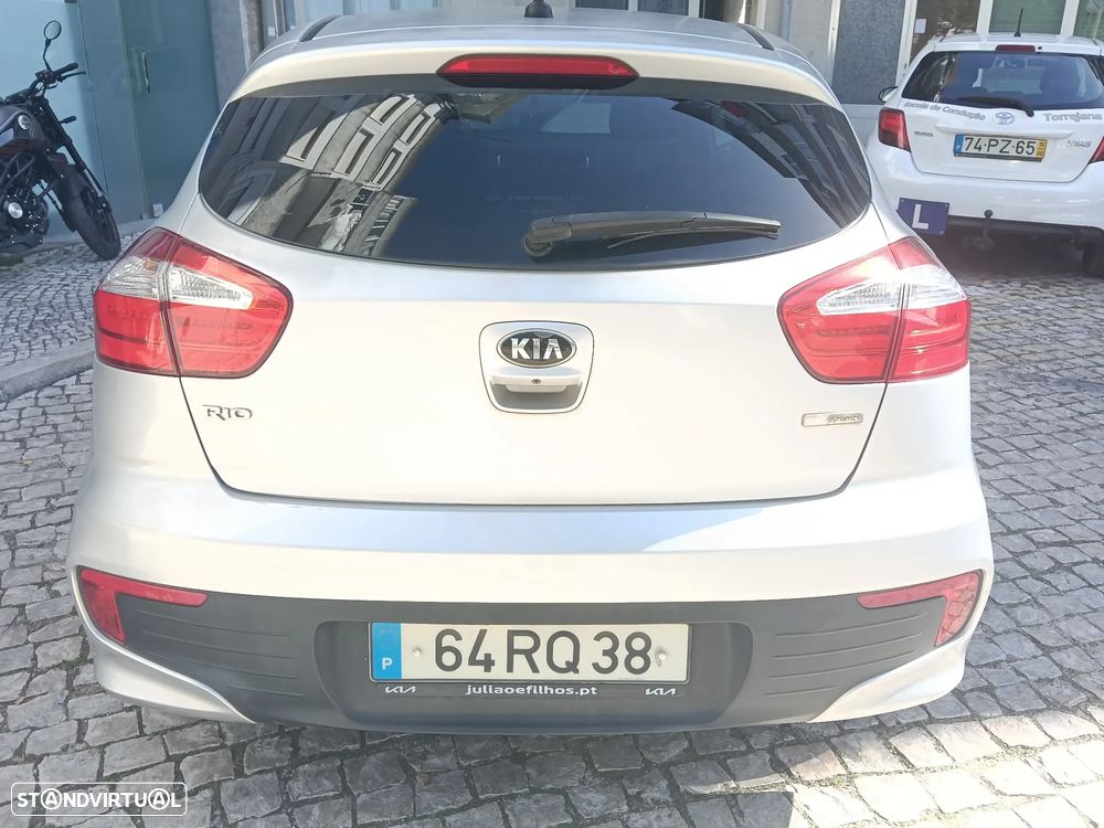 Kia Rio 1.1 CRDi TX AC+VE - 12