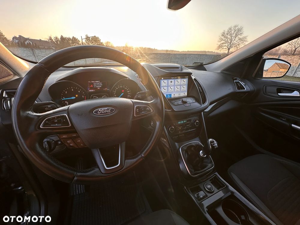 Ford Kuga 1.5 TDCi 2x4 Titanium - 10