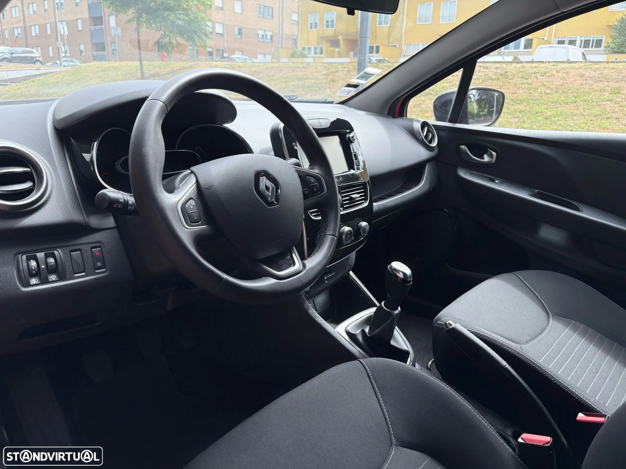 Renault Clio 0.9 TCe Limited Edition - 4