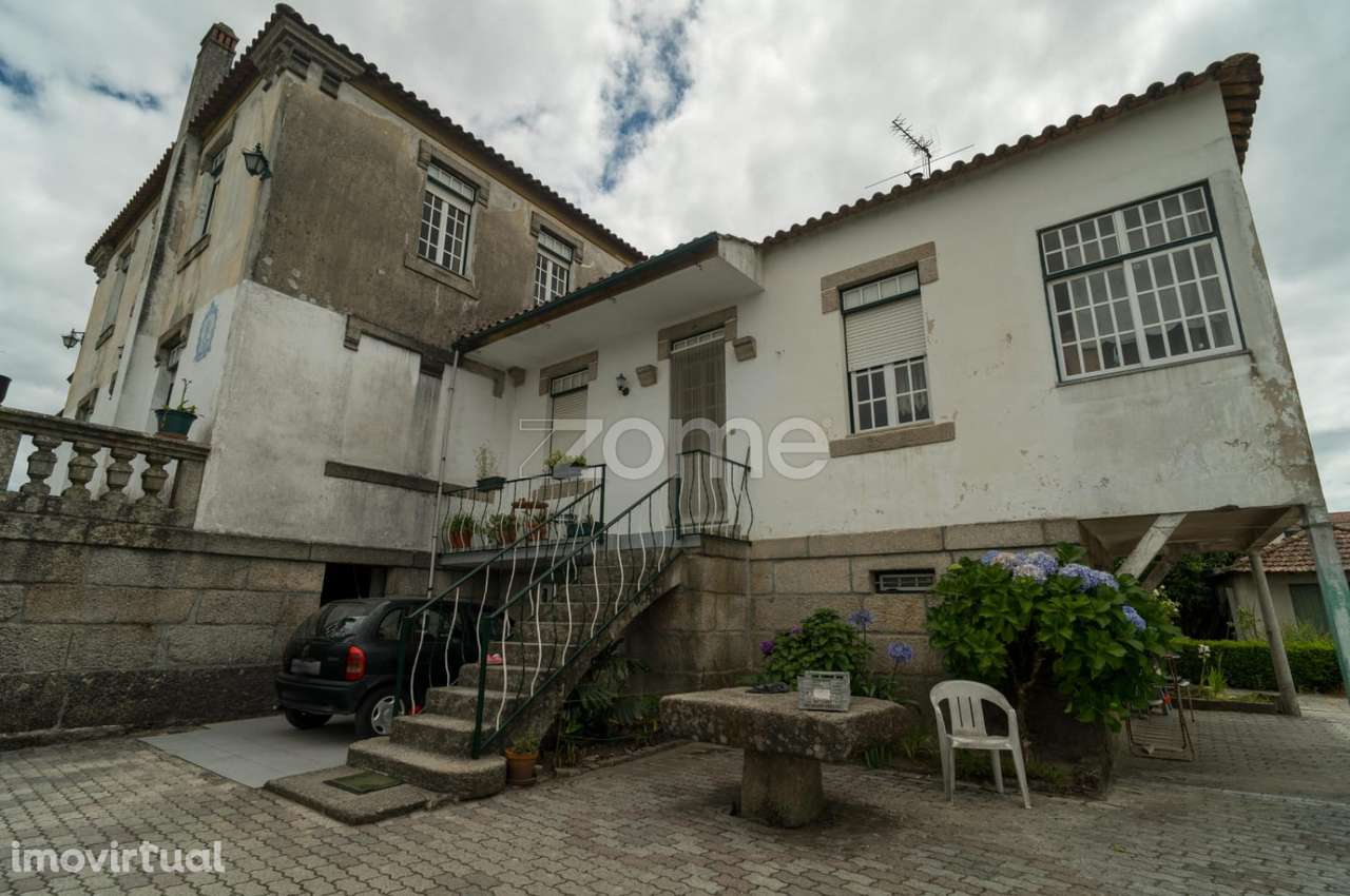 Moradia histórica T6 no centro de Nelas - Grande imagem: 4/39