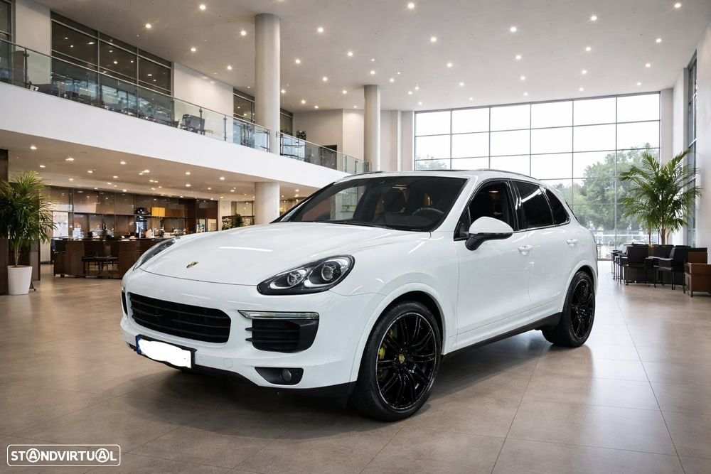 Porsche Cayenne S E-Hybrid - 1