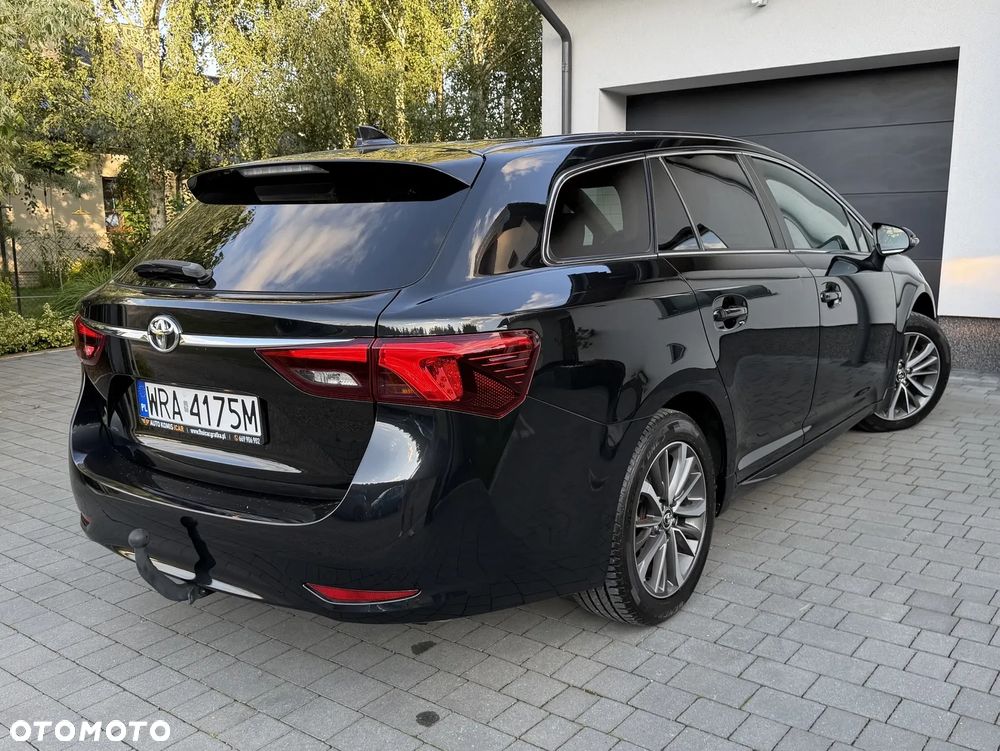 Toyota Avensis 1.8 Prestige MS - 23