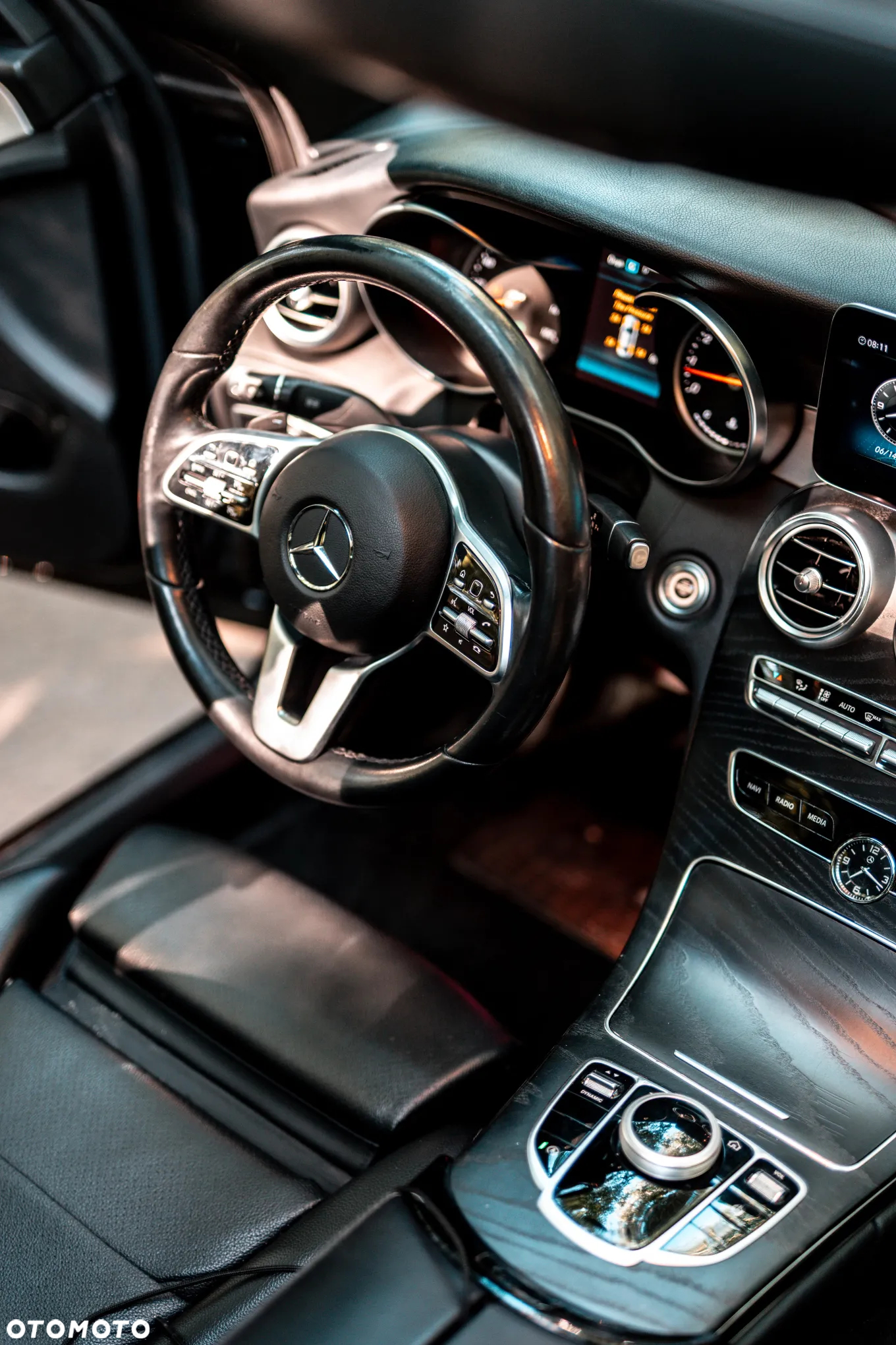 Mercedes-Benz Klasa C 300 9G-TRONIC AMG Line - 11