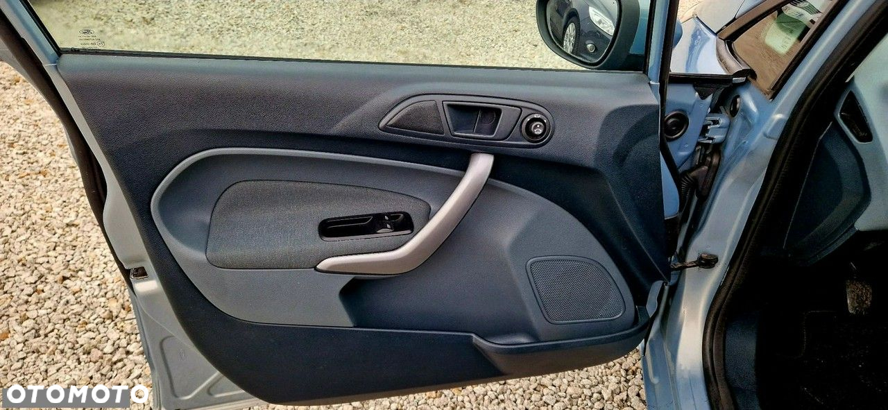 Ford Fiesta 1.25 Ambiente - 31