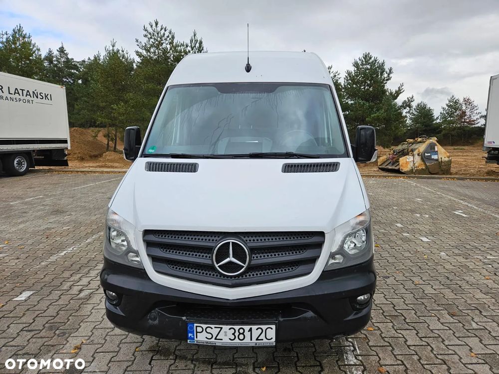 Mercedes-Benz Sprinter - 2