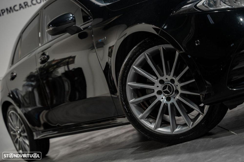 Mercedes-Benz A 250 e AMG Line - 6