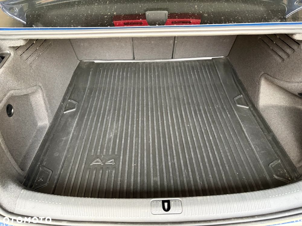 Audi A4 Limousine - 7