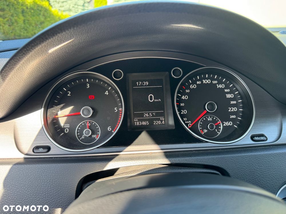 Volkswagen Passat 1.6 TDI DPF BlueMot Comfortline - 31