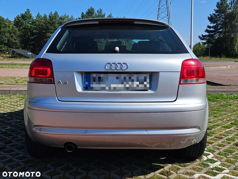 Audi A3 3-drzwiowe 1.6 FSI Attraction - 6
