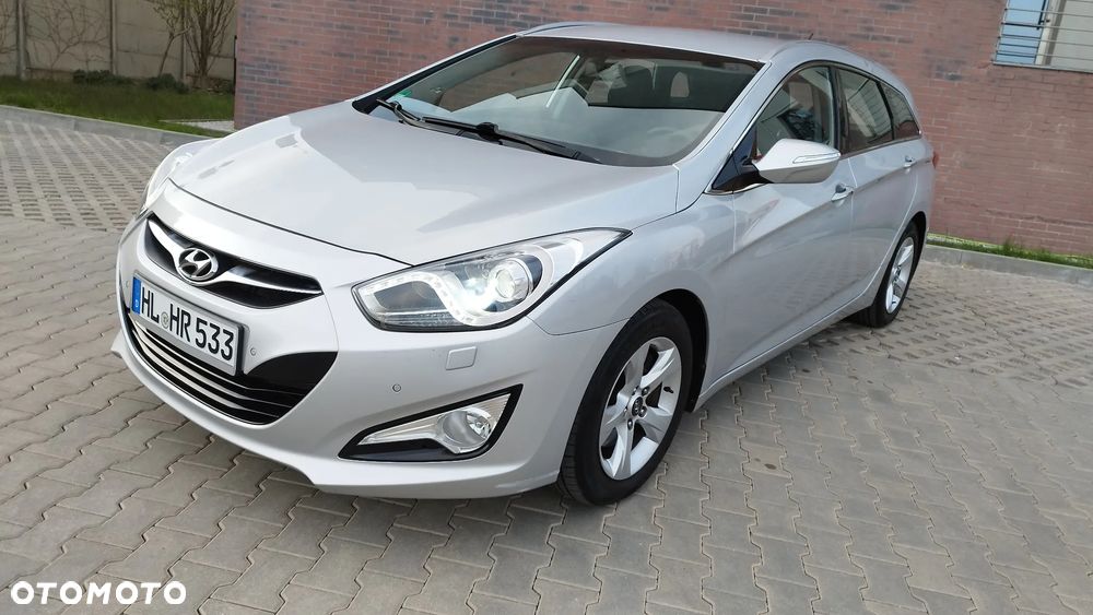 Hyundai i40 Kombi blue 1.6 Family - 1