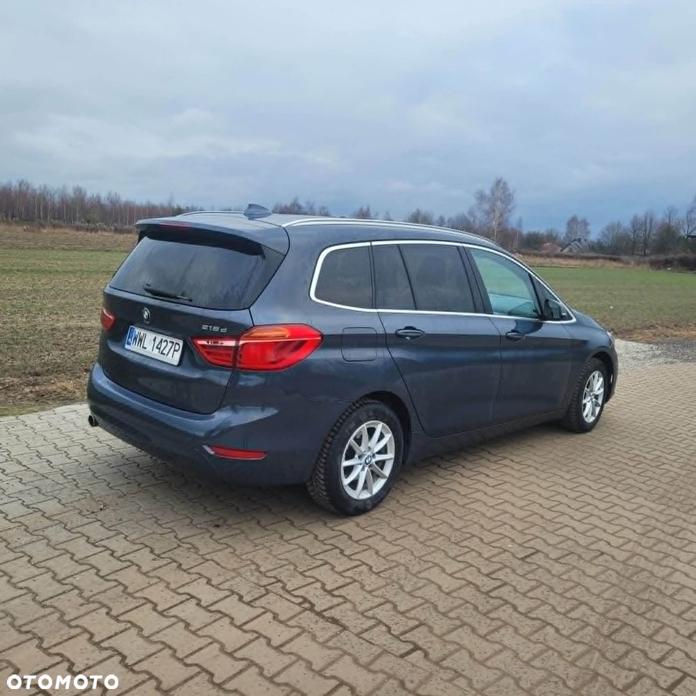 BMW Seria 2 218d - 8