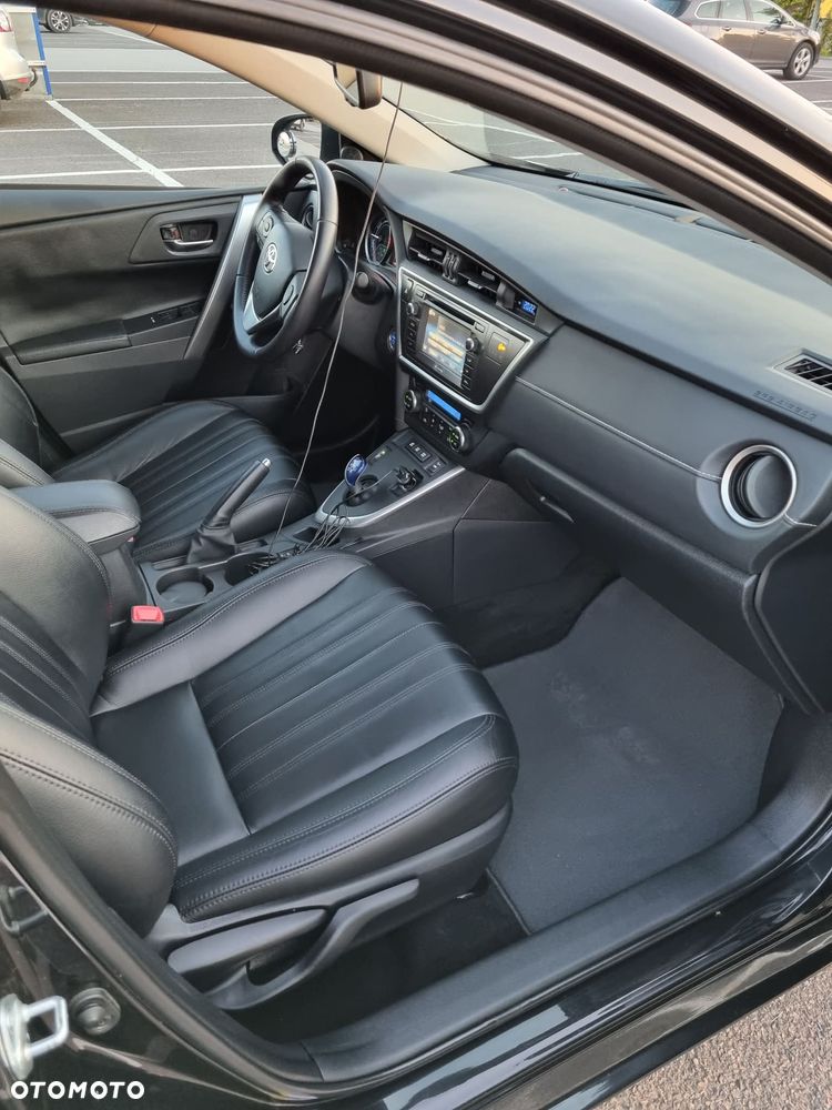 Toyota Auris - 10