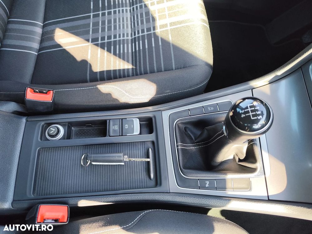 Volkswagen Golf 1.6 TDI BlueMotion Technology Lounge - 14