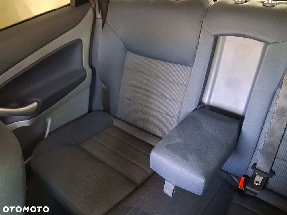 Ford Mondeo - 27