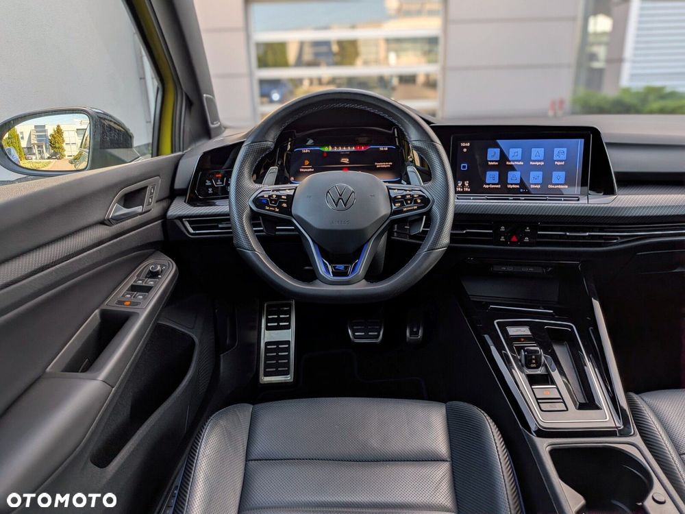 Volkswagen Golf - 22