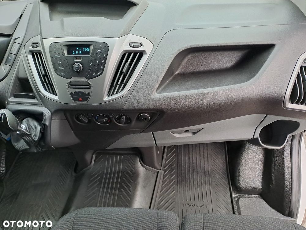 Ford TRANSIT CUSTOM - 17