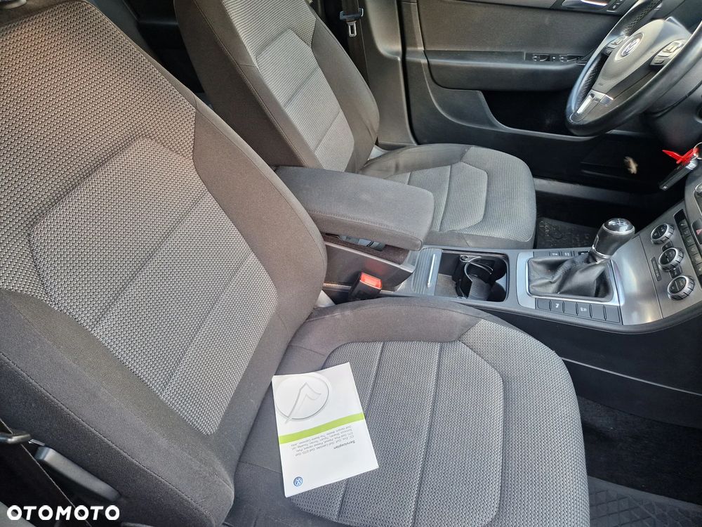 Volkswagen Passat 2.0 Blue TDI SCR Comfortline - 15