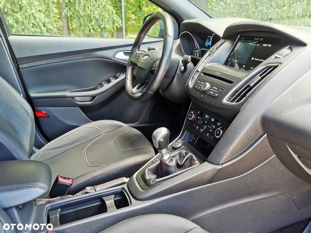Ford Focus 1.5 EcoBoost STart-Stopp-System ST-LINE - 9