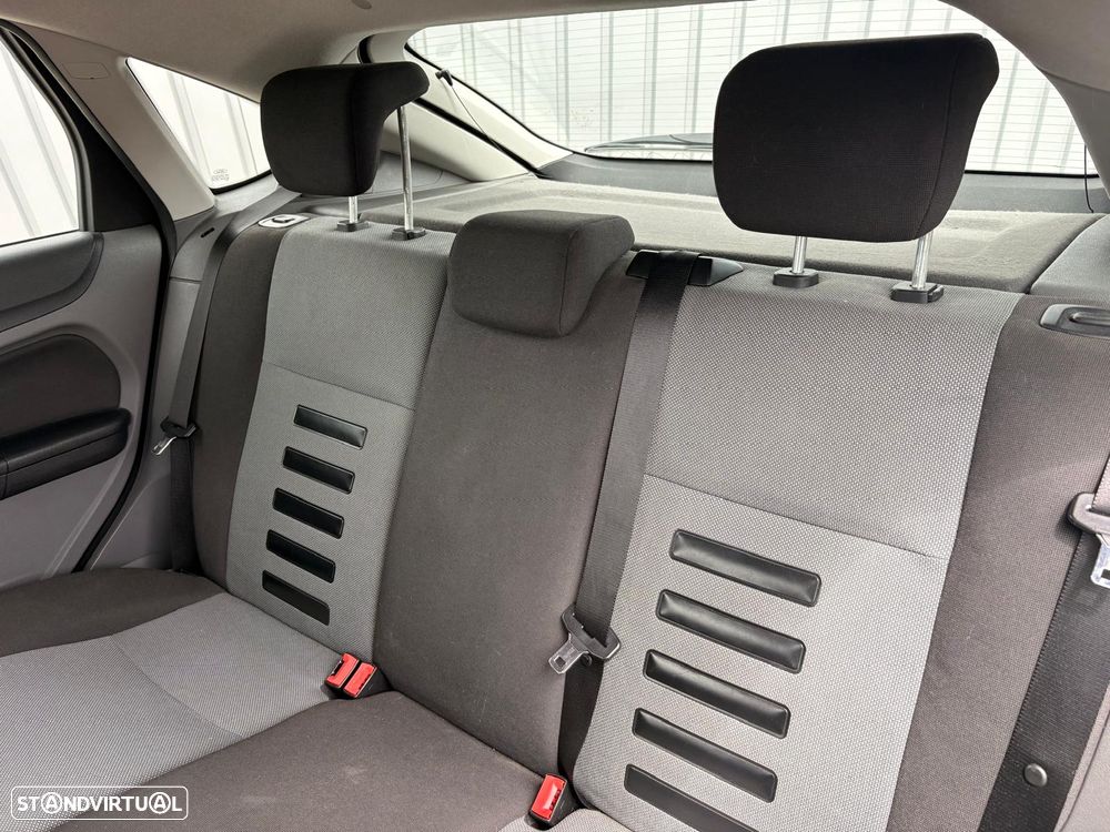 Ford Focus 1.6 TDCi Connection - 9
