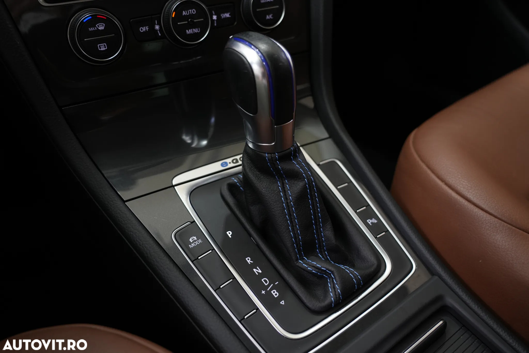 Volkswagen Golf e-Golf - 11