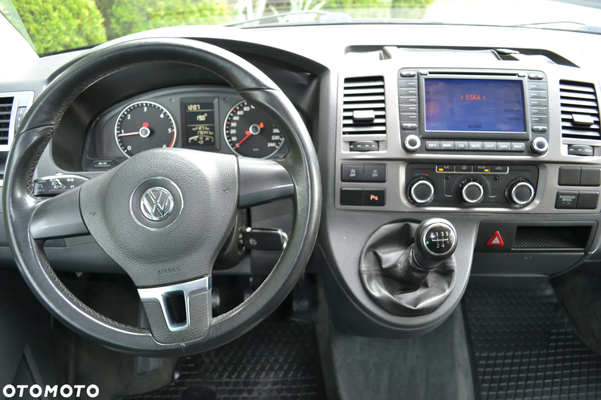 Volkswagen Multivan 2.0 TDI L1 Comfortline - 27