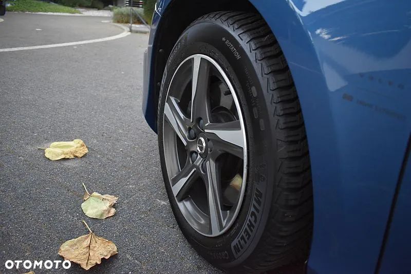 Volvo V40 D3 Drive-E SCR R-Design Momentum - 30