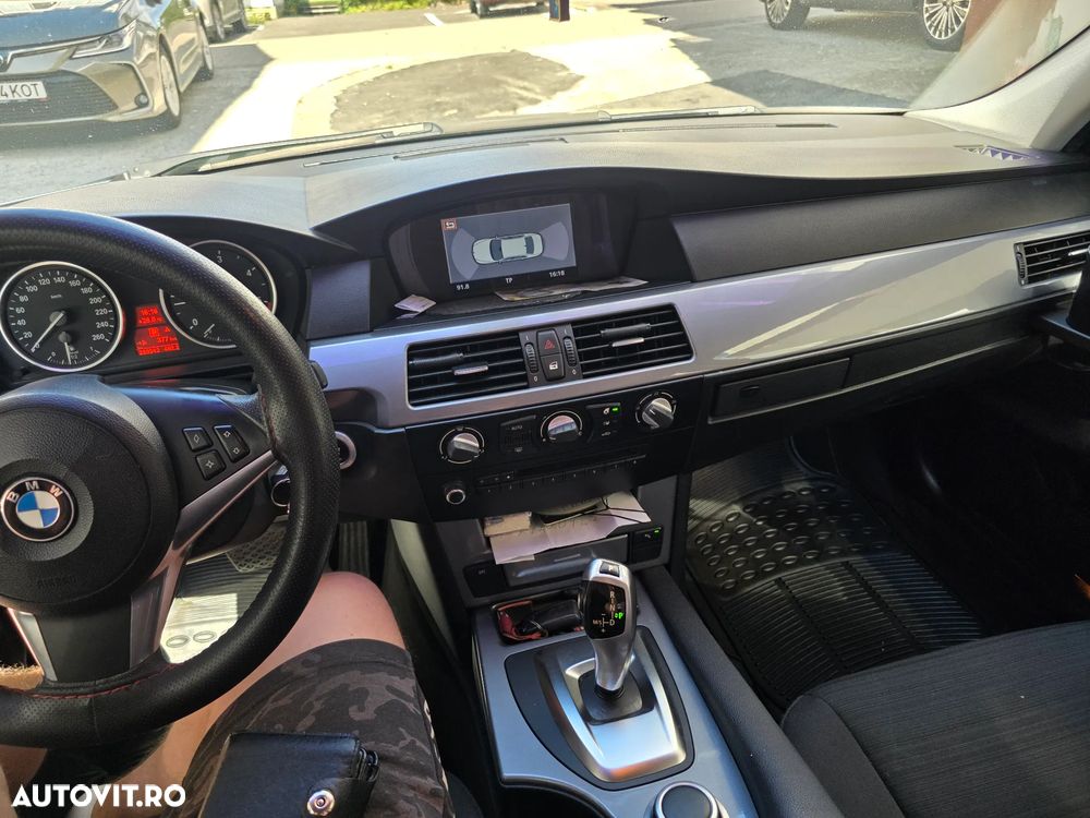 BMW Seria 5 520d Aut. - 10